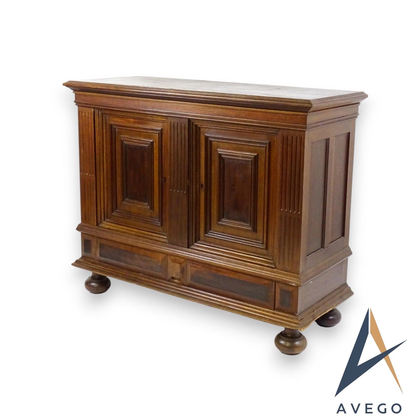 Large Antique Victorian Walnut Sideboard / Cupboard