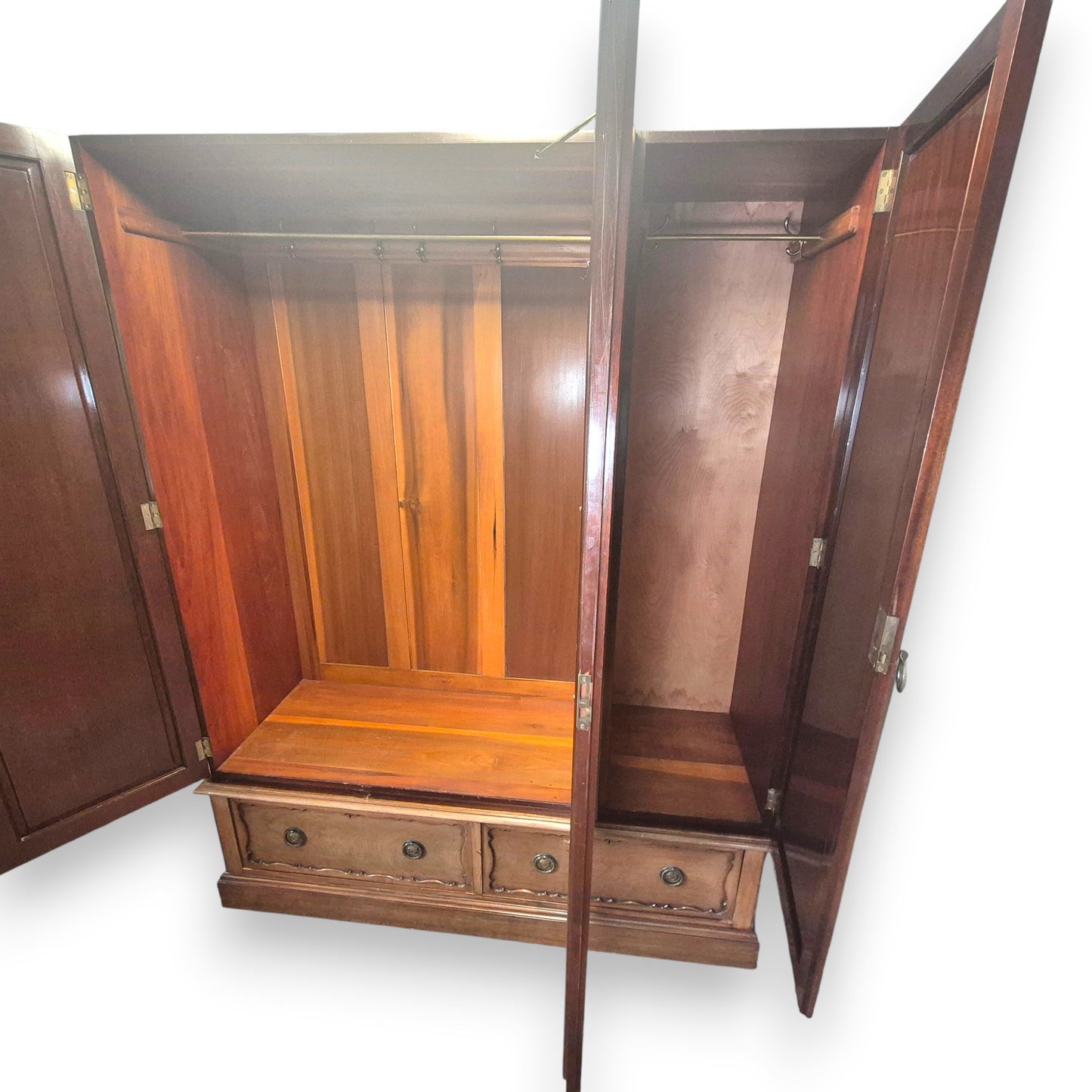 Antique Edwardian Triple Wardrobe with Bevelled Mirror | c1910