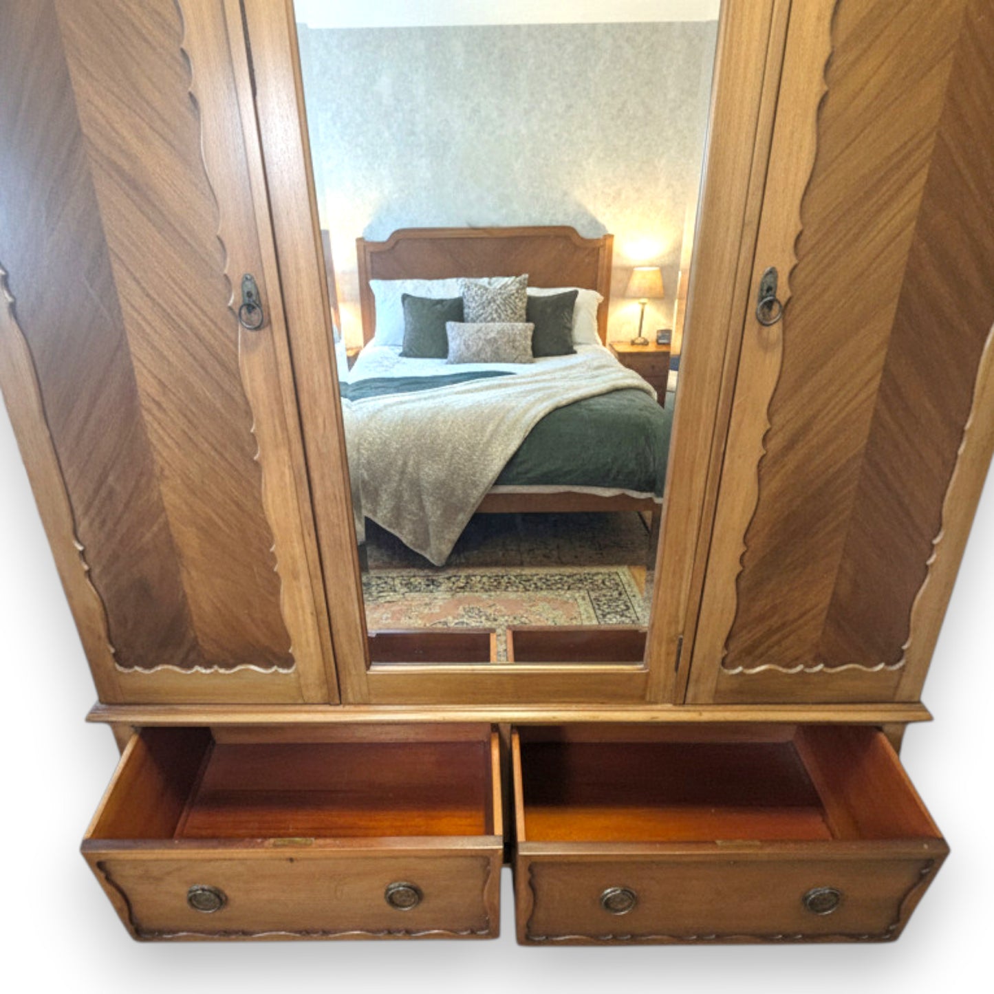 Antique Edwardian Triple Wardrobe with Bevelled Mirror | c1910