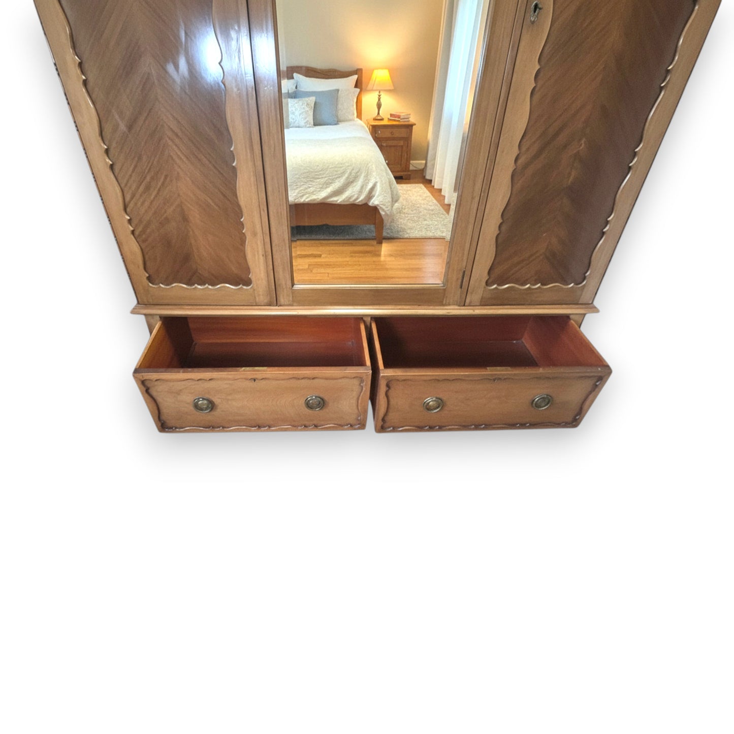 Antique Edwardian Triple Wardrobe with Bevelled Mirror | c1910