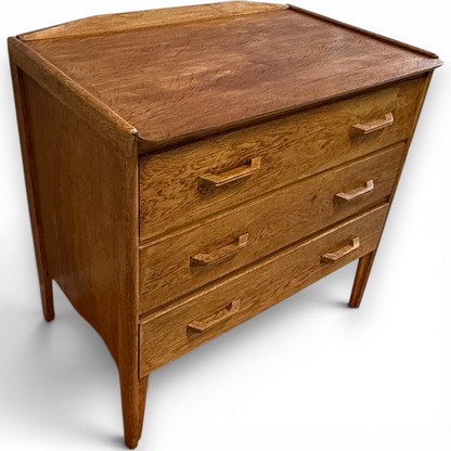 Vintage 1930s Oak Three-Drawer Chest with Raised Gallery Top