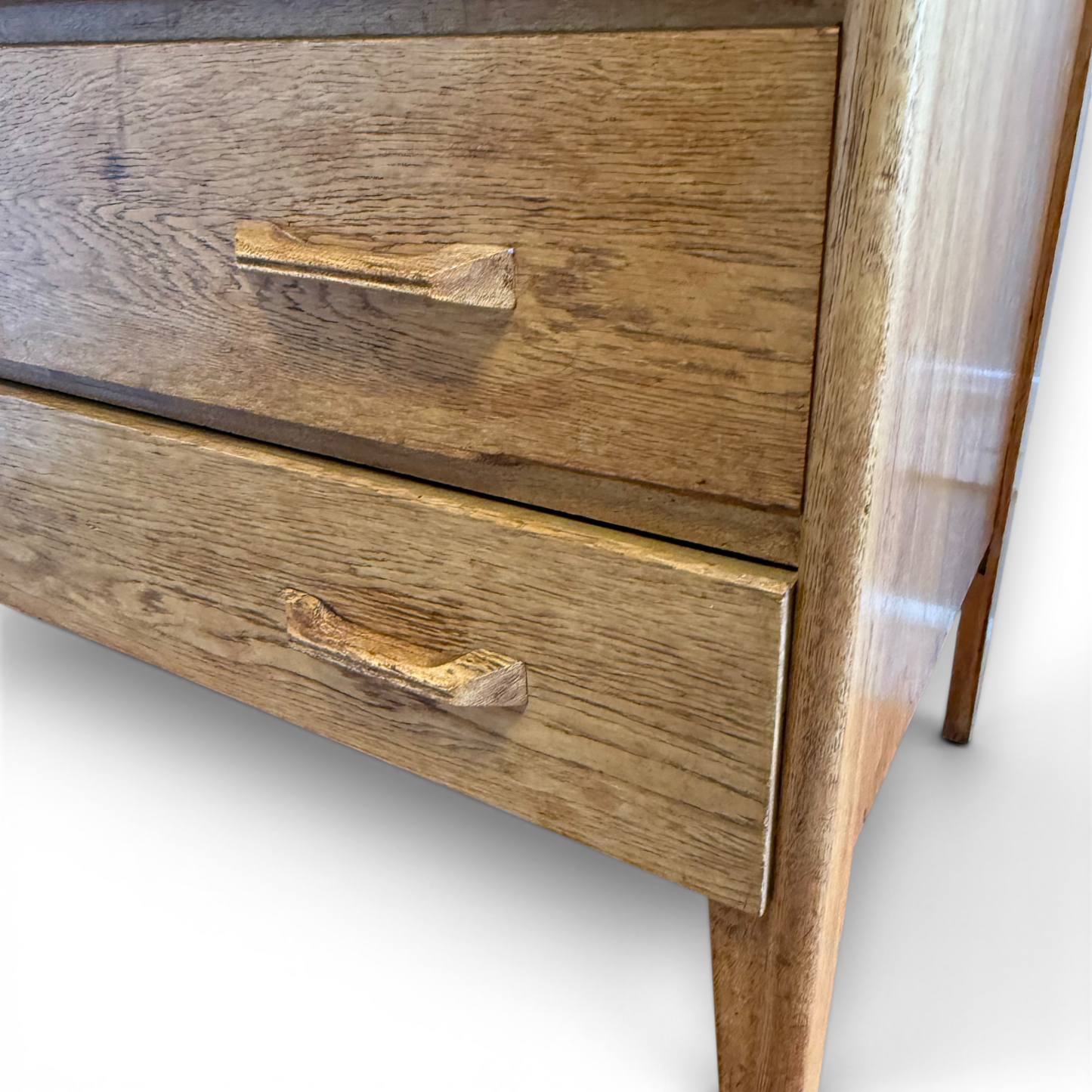 Vintage 1930s Oak Three-Drawer Chest with Raised Gallery Top
