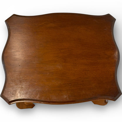 Vintage Queen Anne Style Mahogany Coffee Table with Serpentine Top