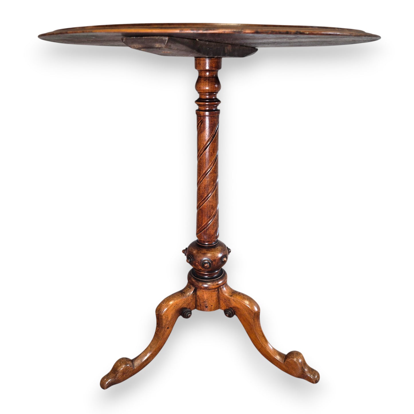 Round Victorian chess table with spiral turned pedestal and burr walnut finish