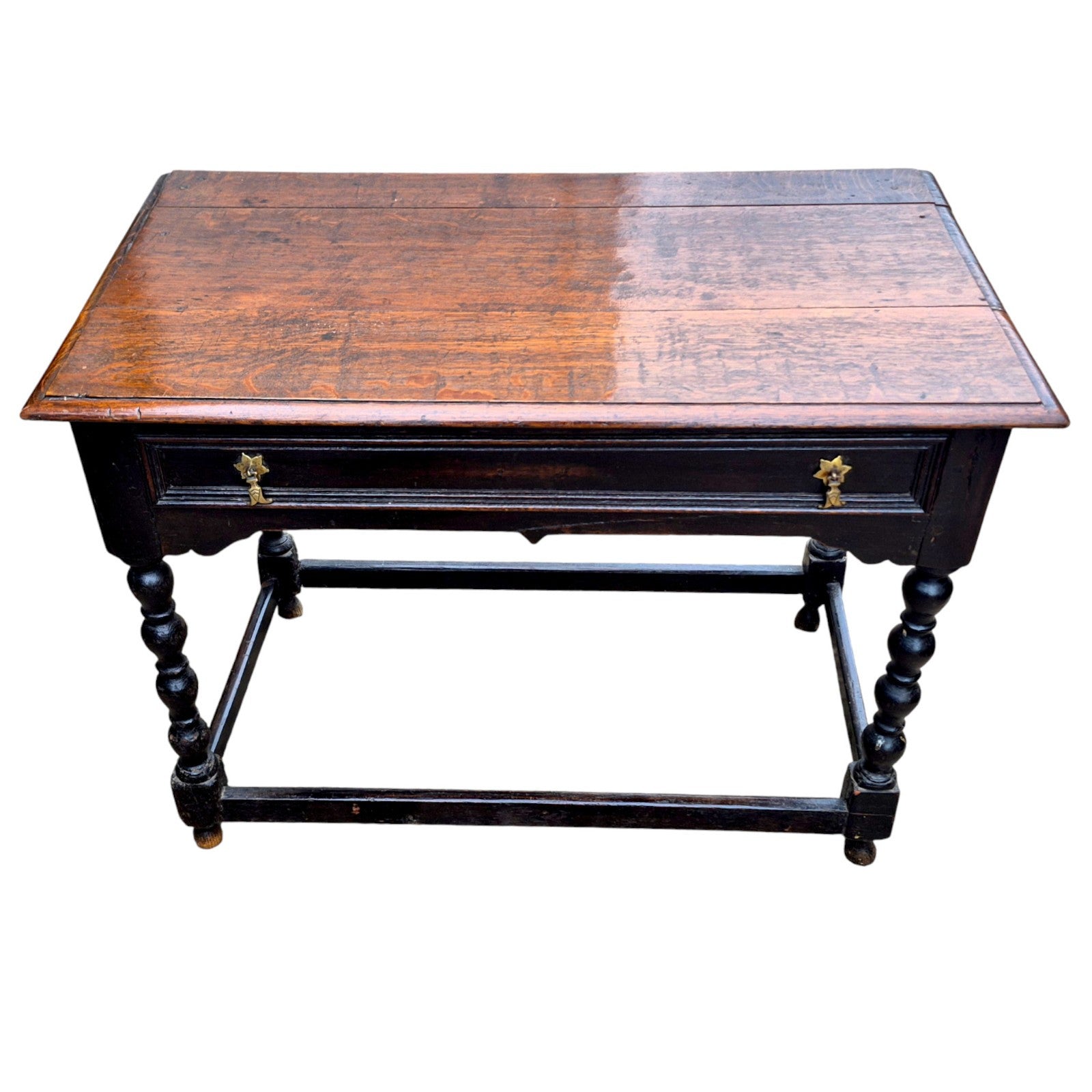 A beautiful Antique oak side table — 18th-century English furniture.