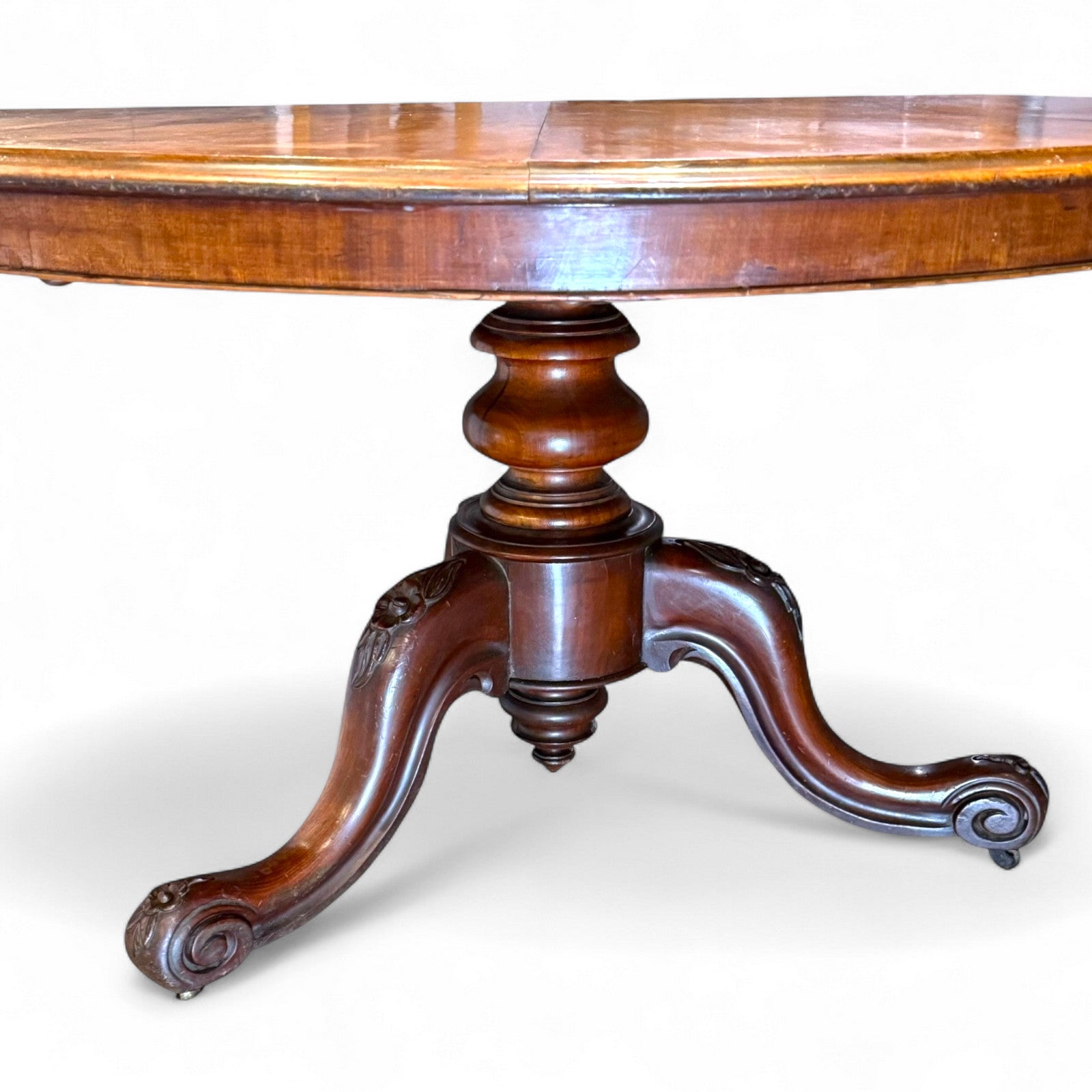 Antique Victorian mahogany tilt-top breakfast table – restored by Avego Antiques, elegant 19th-century furniture