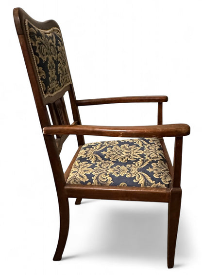 231b95bf551c05bb5535ee3c76dc4ad7