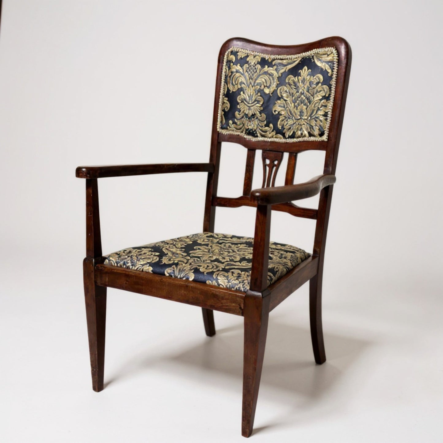 28f2ae77b6b24e8668aa3519a54adfe2