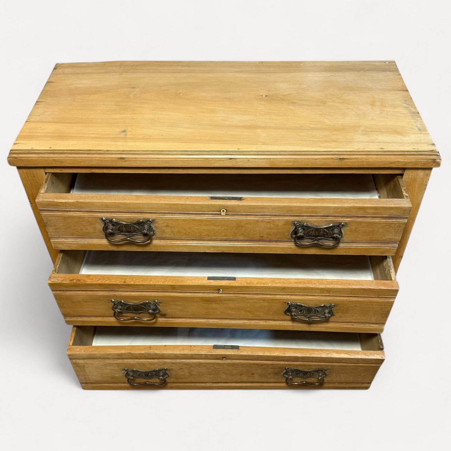 Edwardian pine chest of drawers