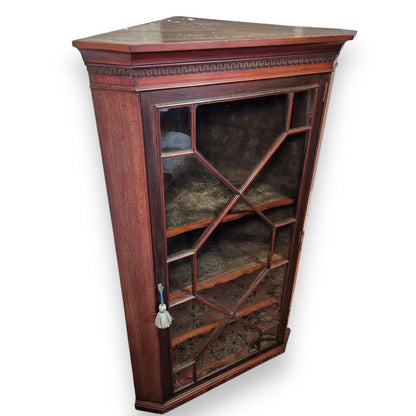 18th-century mahogany corner cupboard – side profile showing elegant proportions