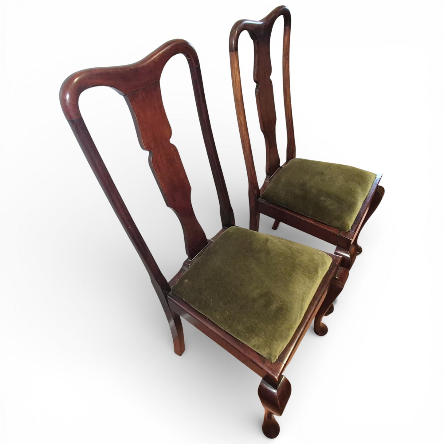 Side profile of Queen Anne style mahogany high back dining chair