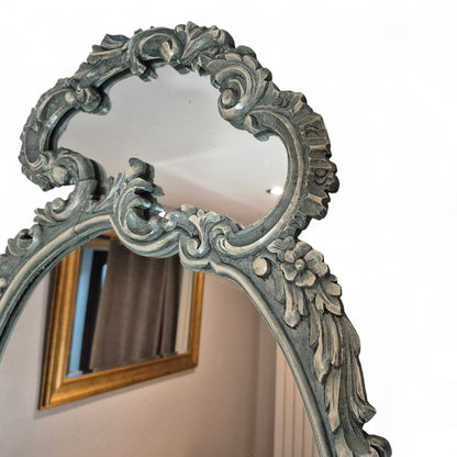 Vintage Mariano Garcia mirror – close-up of floral scrollwork and craftsmanship