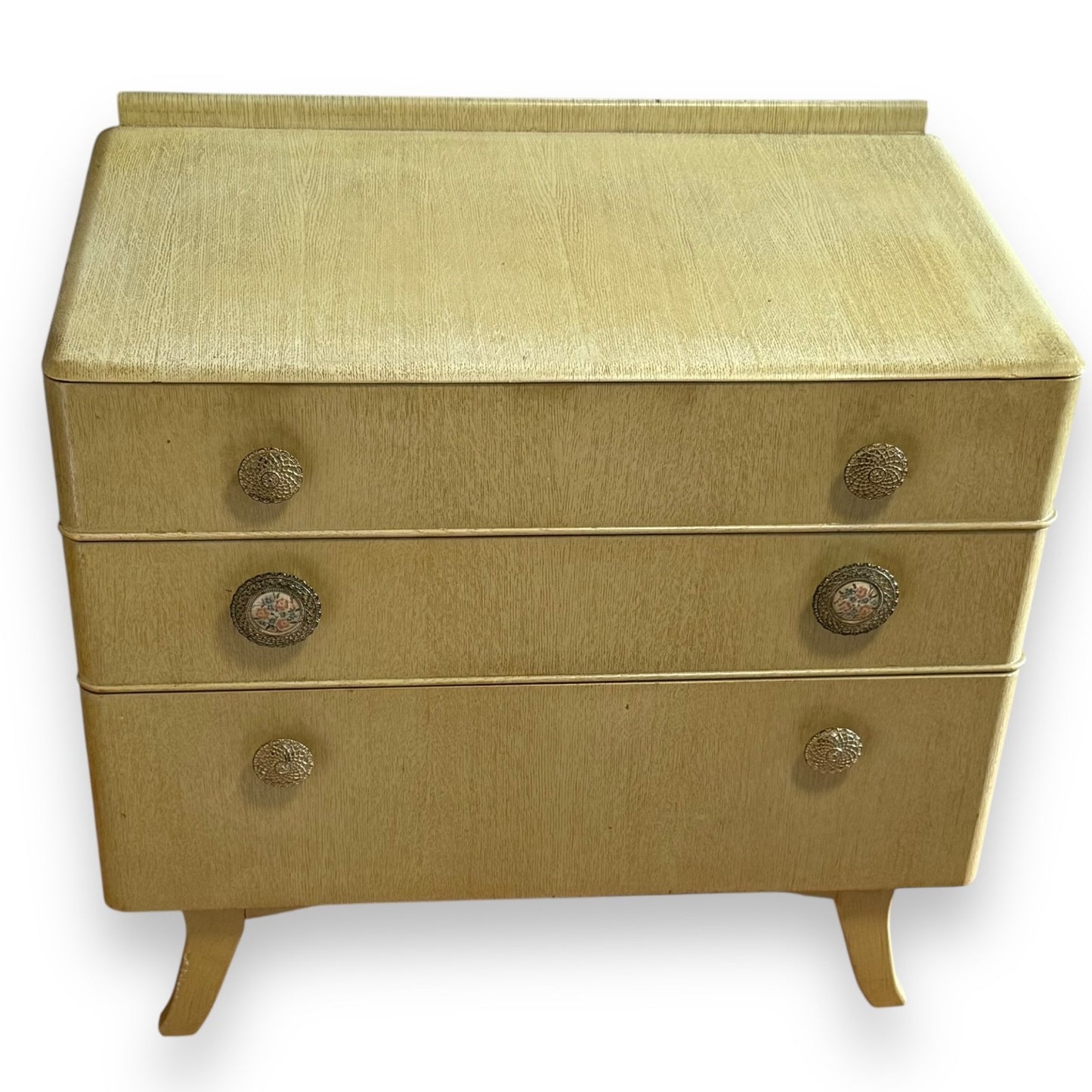 Vintage chest of drawers – top surface view showing subtle painted grain texture