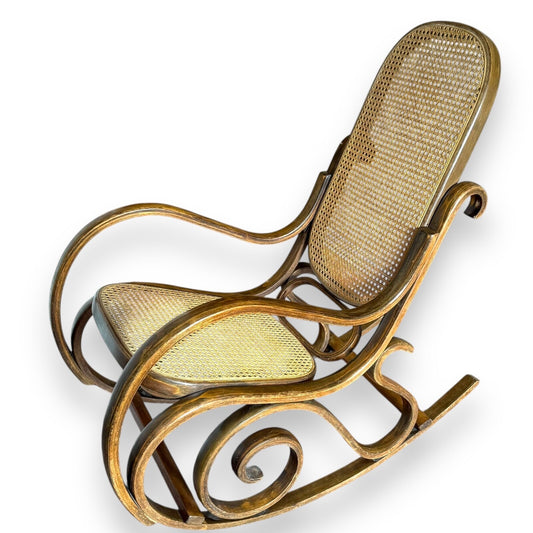 Thonet style bentwood rocking chair – angled view highlighting curved design and craftsmanship