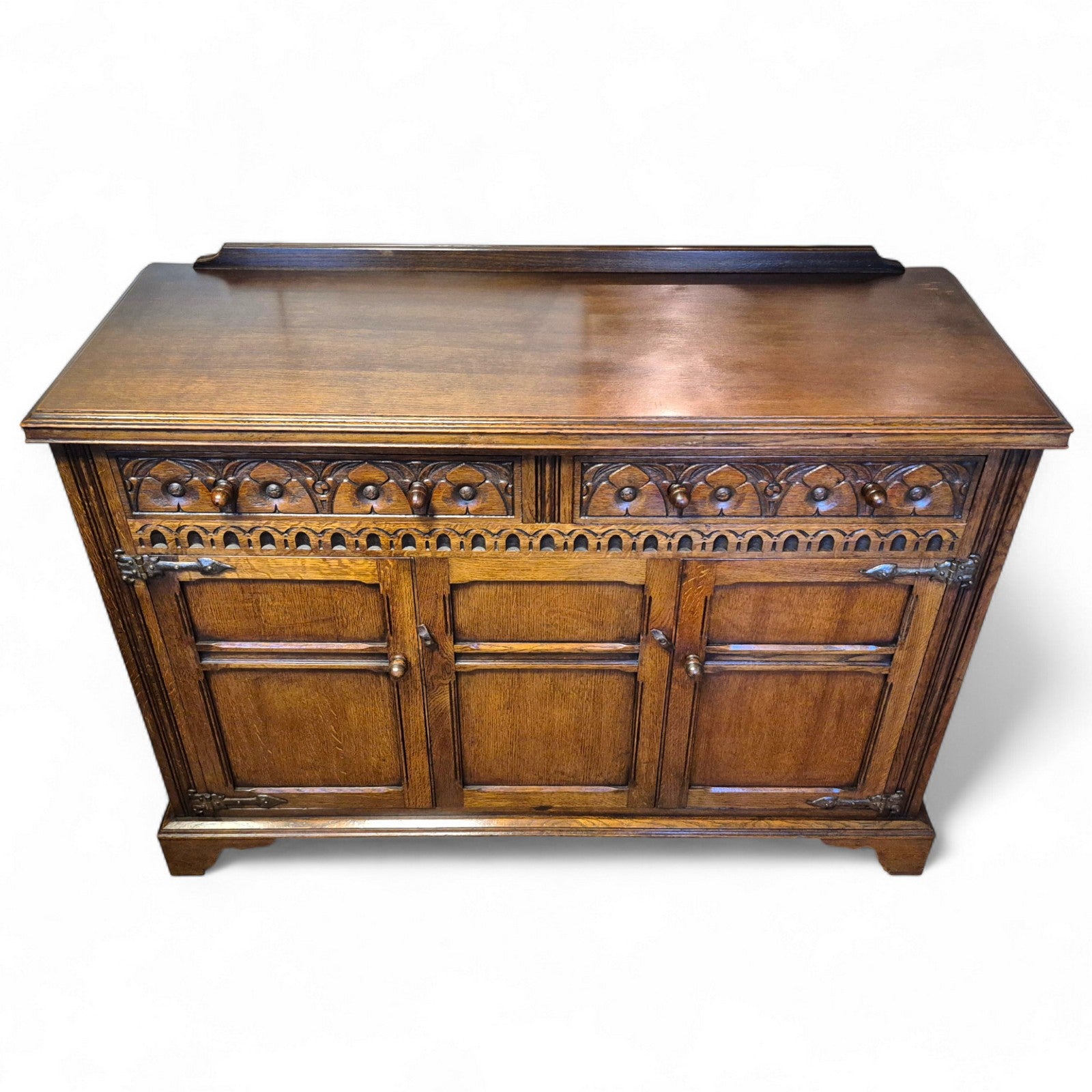 Arts & Crafts oak storage cabinet with original hardware